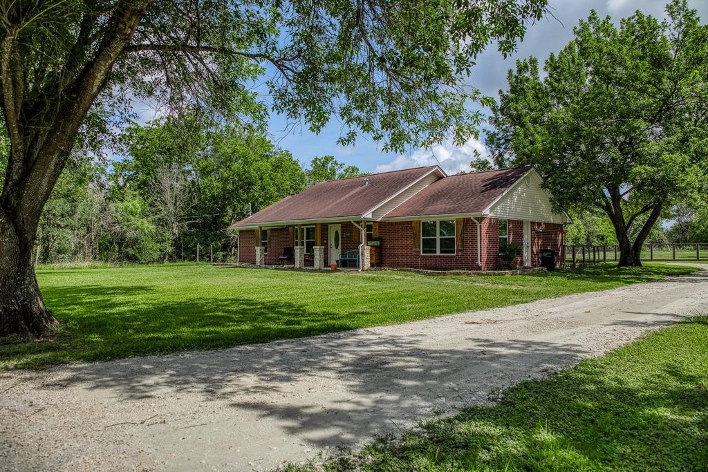 14749 S Dowling Road, College Station, TX 77845
