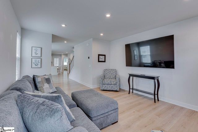 917 Leyburn Lane, Greenville, SC 29617