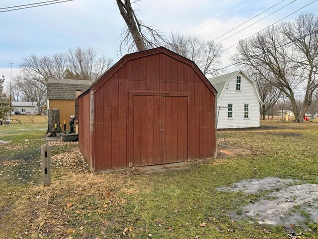 110 Park Avenue, Lake Lillian, MN 56253