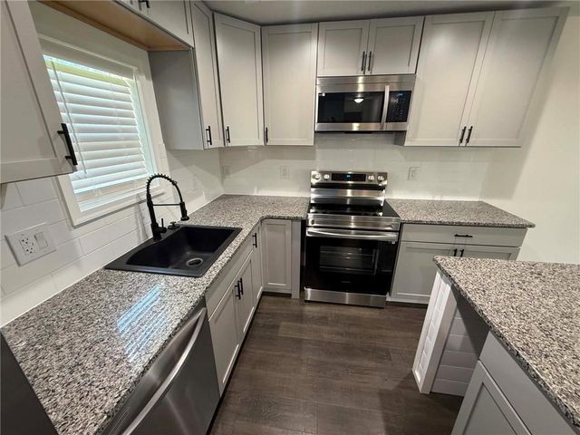311 May Street, Excelsior Springs, MO 64024