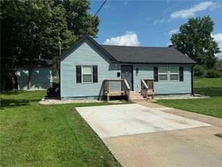 311 May Street, Excelsior Springs, MO 64024