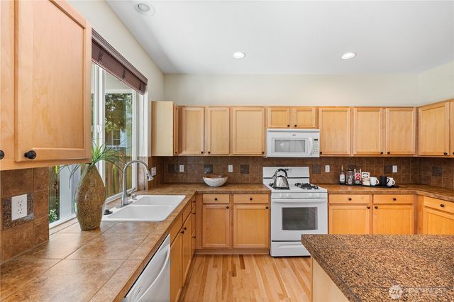 5930 Elizabeth Avenue SE, Auburn, WA 98092