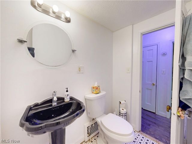 13550 Cedar Road, University Heights, OH 44118