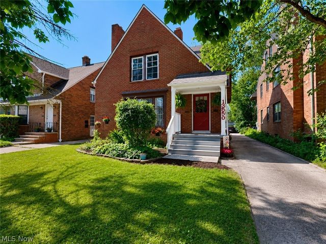13550 Cedar Road, University Heights, OH 44118