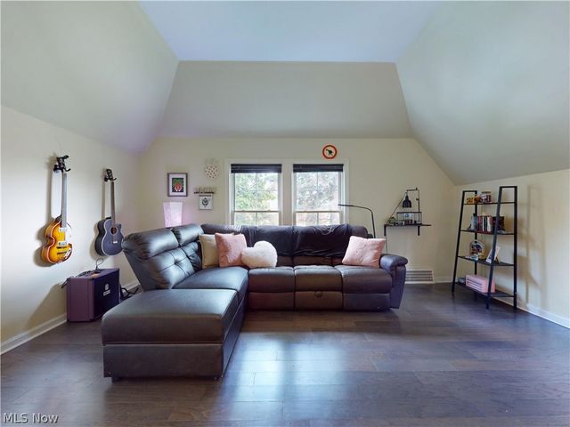 13550 Cedar Road, University Heights, OH 44118