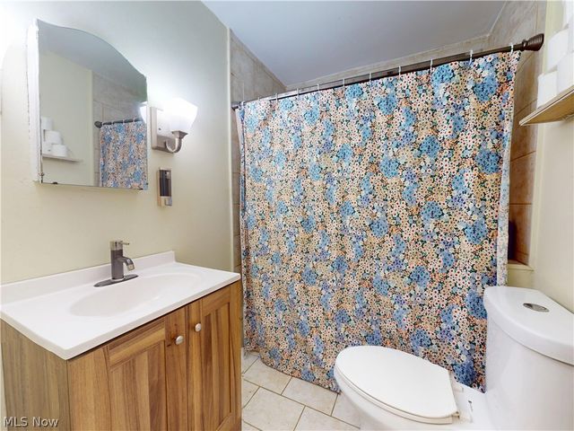 13550 Cedar Road, University Heights, OH 44118