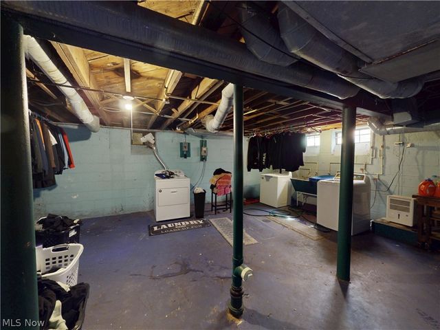 13550 Cedar Road, University Heights, OH 44118