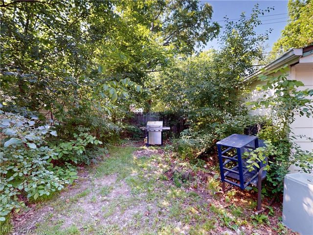 13550 Cedar Road, University Heights, OH 44118