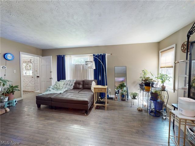 13550 Cedar Road, University Heights, OH 44118