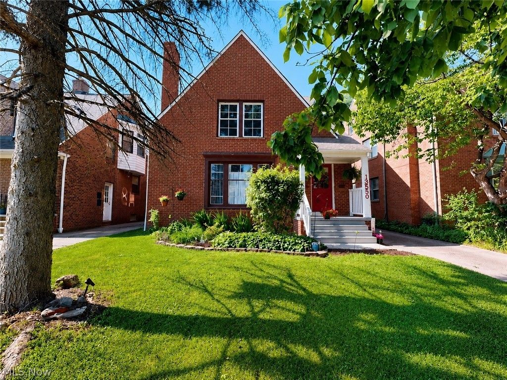 13550 Cedar Road, University Heights, OH 44118