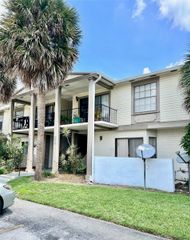 6065 VILLAGE CIRCLE 6065, Orlando, FL 32822