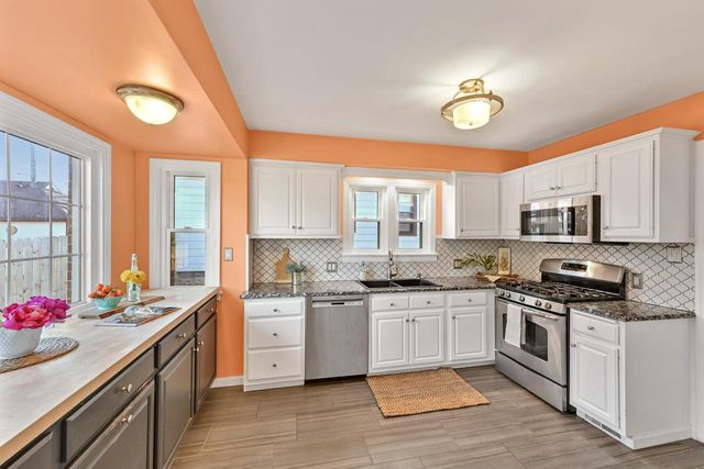 2472 N 73rd STREET, Wauwatosa, WI 53213