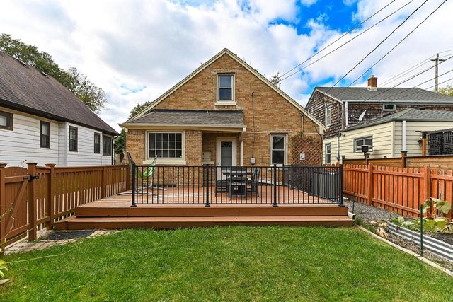 2472 N 73rd STREET, Wauwatosa, WI 53213