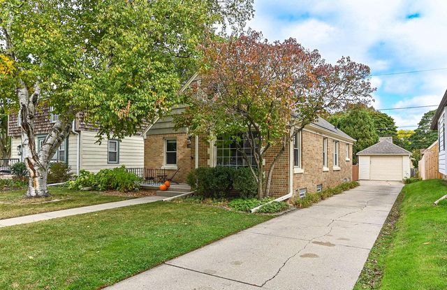 2472 N 73rd STREET, Wauwatosa, WI 53213