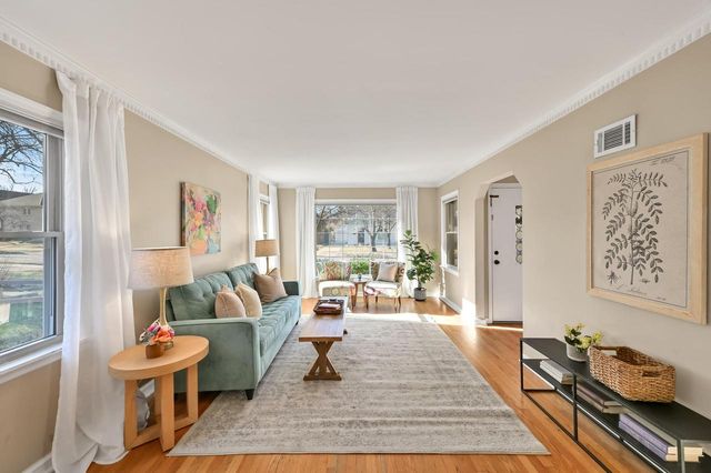 2472 N 73rd STREET, Wauwatosa, WI 53213