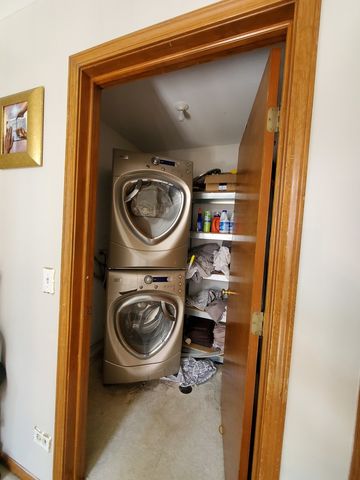 5620 Feathercreek Road, Matteson, IL 60443