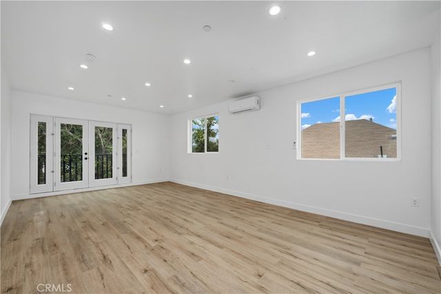 759 E 25th, Los Angeles, CA 90011