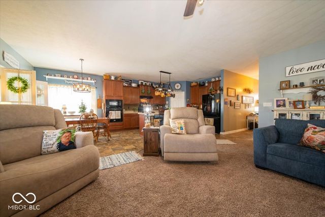 129 Larimar Way, Whiteland, IN 46184