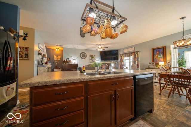 129 Larimar Way, Whiteland, IN 46184