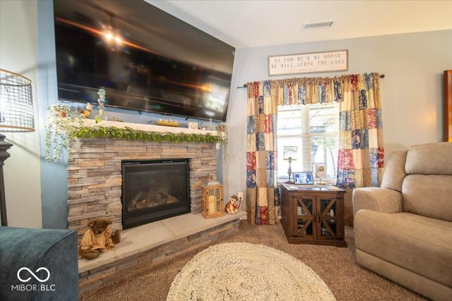 129 Larimar Way, Whiteland, IN 46184