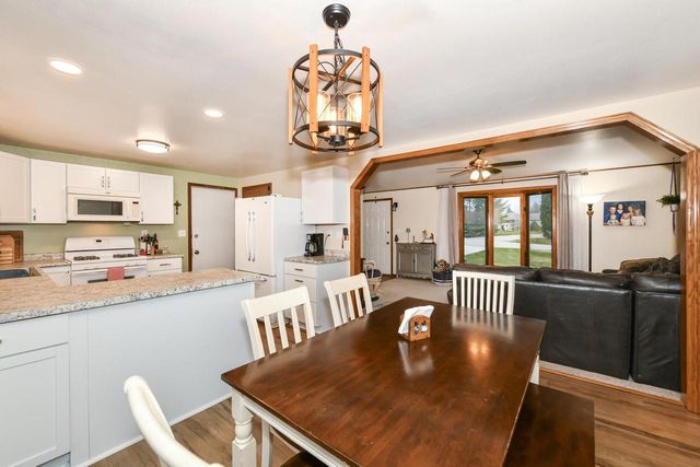 6230 373rd AVENUE, Burlington, WI 53105