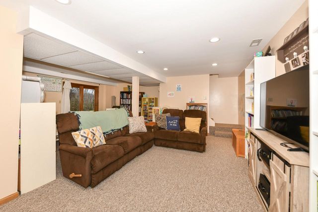 6230 373rd AVENUE, Burlington, WI 53105