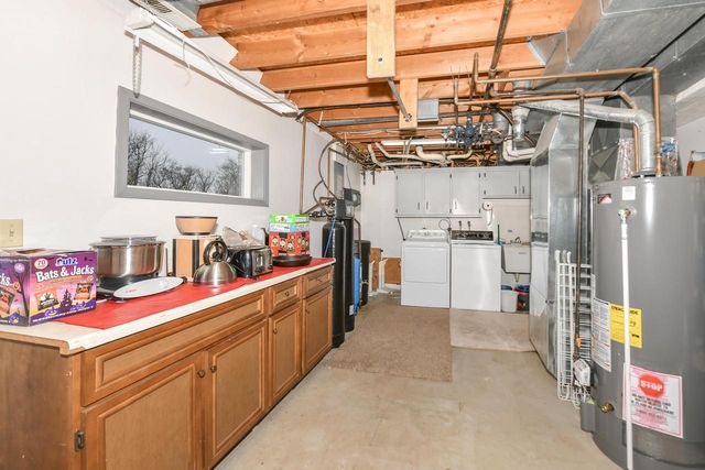 6230 373rd AVENUE, Burlington, WI 53105