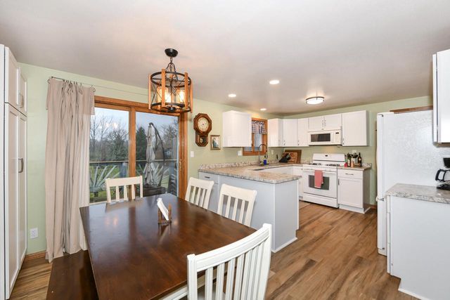 6230 373rd AVENUE, Burlington, WI 53105