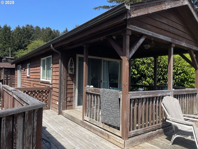 19921 WHALESHEAD Rd T5, Brookings, OR 97415