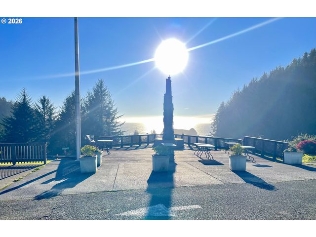 19921 WHALESHEAD Rd T5, Brookings, OR 97415