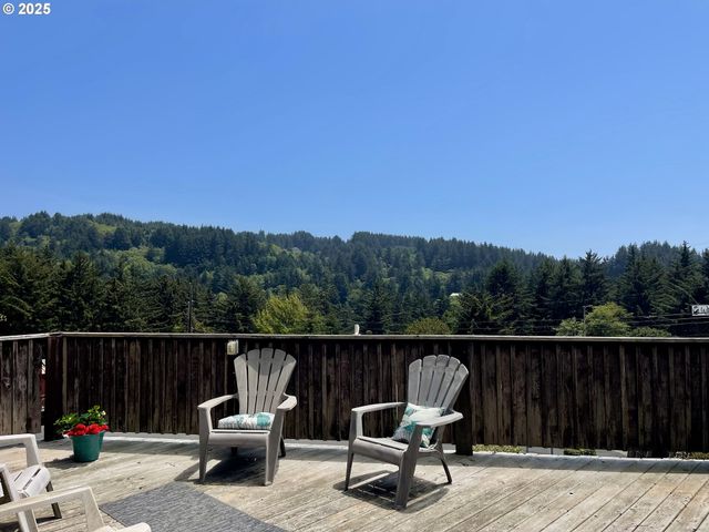 19921 WHALESHEAD Rd T5, Brookings, OR 97415