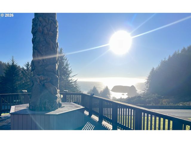 19921 WHALESHEAD Rd T5, Brookings, OR 97415