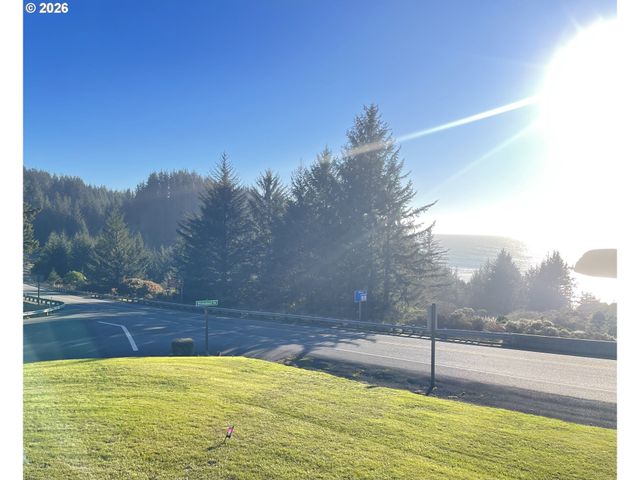 19921 WHALESHEAD Rd T5, Brookings, OR 97415