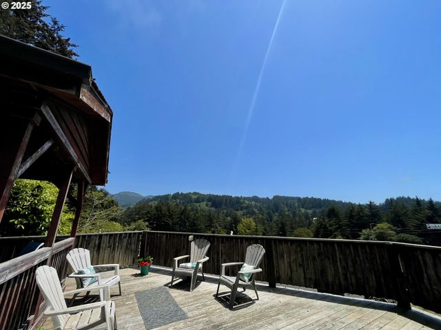 19921 WHALESHEAD Rd T5, Brookings, OR 97415