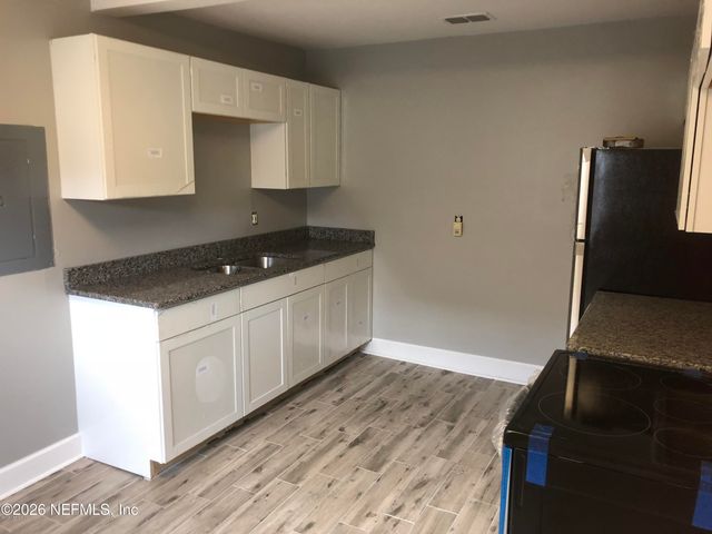 925 PHILLIPS Street 3, Jacksonville, FL 32207