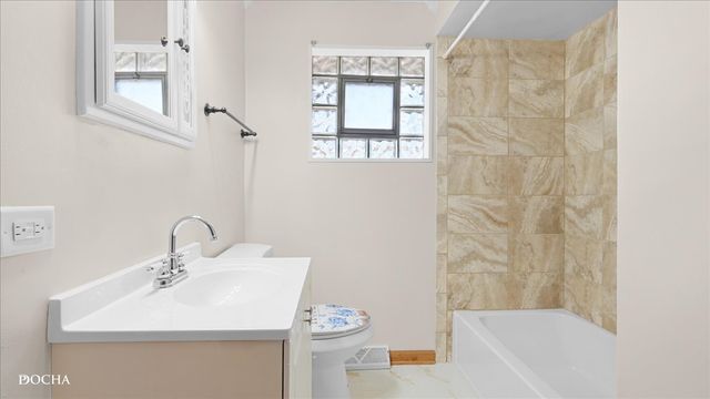 7132 W 84th Place, Burbank, IL 60459