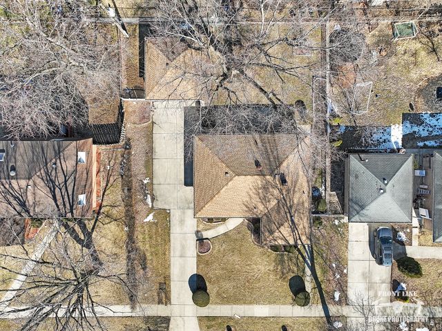 7132 W 84th Place, Burbank, IL 60459