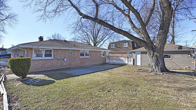 7132 W 84th Place, Burbank, IL 60459
