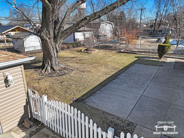 7132 W 84th Place, Burbank, IL 60459