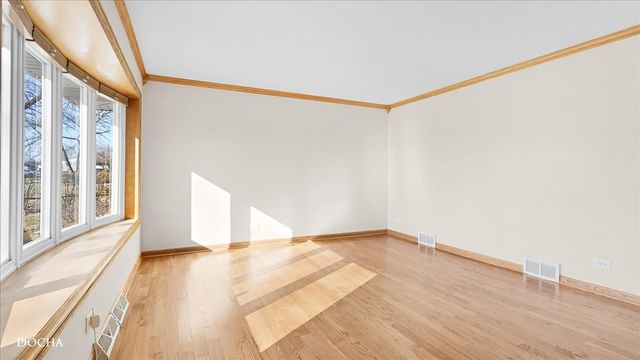 7132 W 84th Place, Burbank, IL 60459