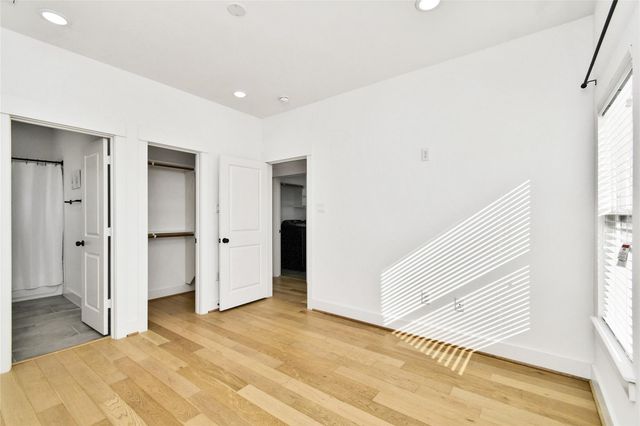 208 N York Street B, Houston, TX 77003