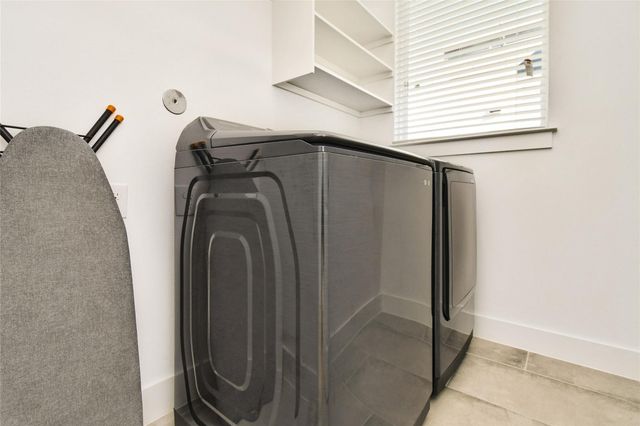 208 N York Street B, Houston, TX 77003