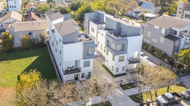 208 N York Street B, Houston, TX 77003