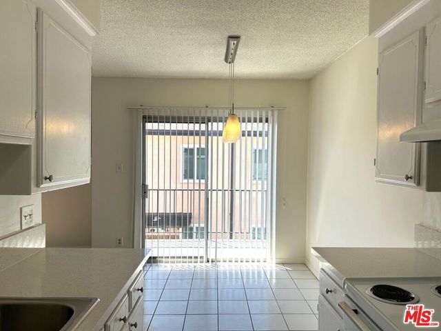 3741 Westwood Blvd 4, Los Angeles, CA 90034