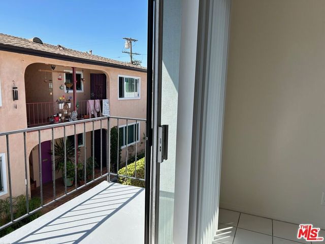 3741 Westwood Blvd 4, Los Angeles, CA 90034