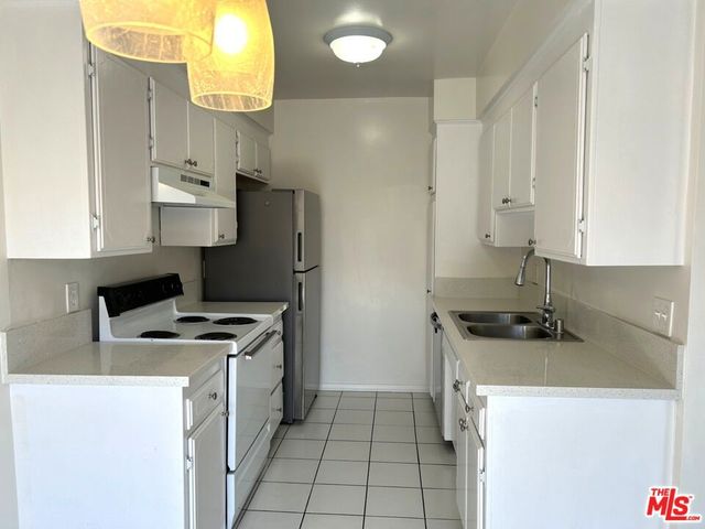 3741 Westwood Blvd 4, Los Angeles, CA 90034