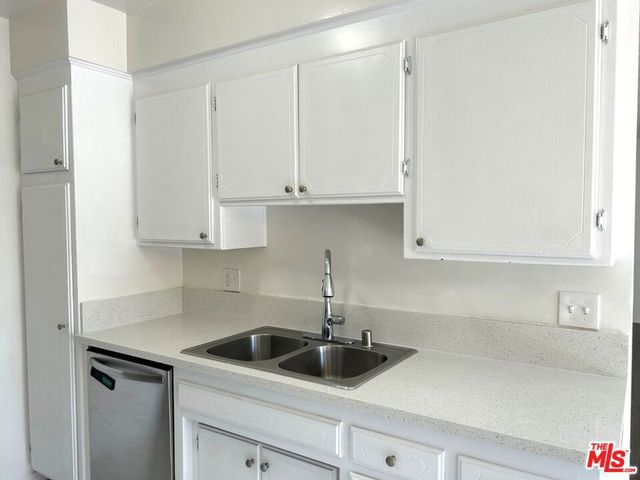 3741 Westwood Blvd 4, Los Angeles, CA 90034