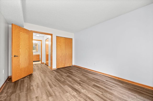 250 Freemont Avenue SE 136, Hutchinson, MN 55350