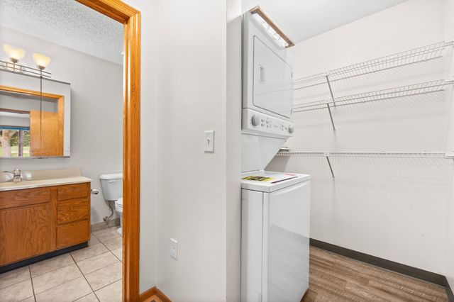 250 Freemont Avenue SE 136, Hutchinson, MN 55350