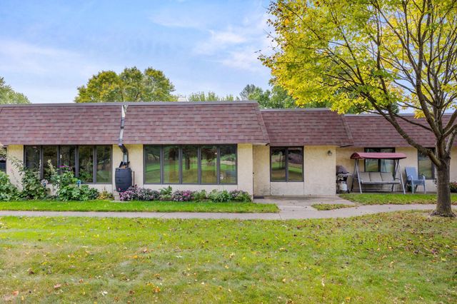 250 Freemont Avenue SE 136, Hutchinson, MN 55350